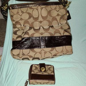 Coach Ladies Khaki Brown Signature Hand Bag Purse  w/ Wallet Crossbody or Handle